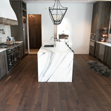 Reclaimed Beams With Post Oak