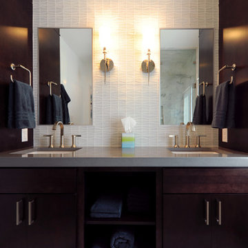 Emerald Isle Vacation Home - Guest Bathroom