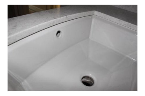 Undermount Sink And Quartz Countertop, How To Fill Gap Between Wall And Vanity Top With Undermount Sink