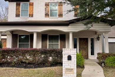Example of an exterior home design in Dallas