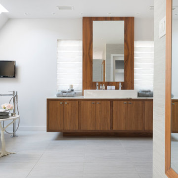 Master Bathroom on M