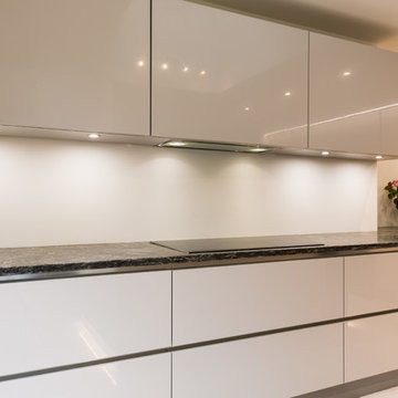 Handleless High Gloss Kitchen