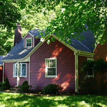 Royal Woodland Rustic Red Siding installed by Sidetex in Mount Carmel, Hamden CT