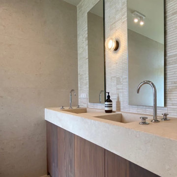 warm contemporary bathroom design