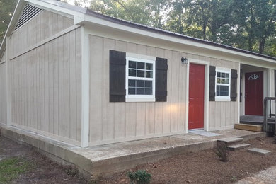 Exterior home idea in Jackson