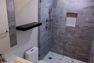 Example of a bathroom design in Seattle
