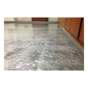 Metallic-style epoxy floor