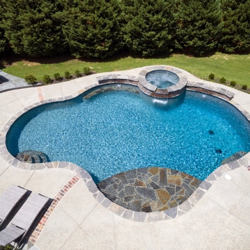 Farmhouse style Contemporary Freeform Pool