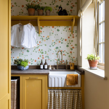 Gustard Wood Painted Shaker Kitchen