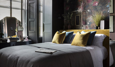 Spotted! Dark and Seductive Bedrooms Dial Up Thrills in 2021