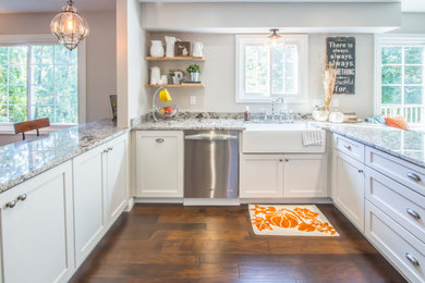 Inspiration for a farmhouse kitchen remodel in Detroit