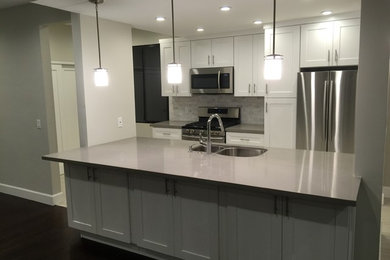 Kitchen - kitchen idea in Los Angeles