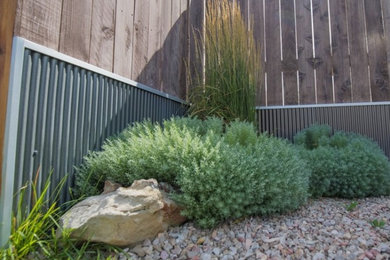Inspiration for a contemporary landscaping in Portland.