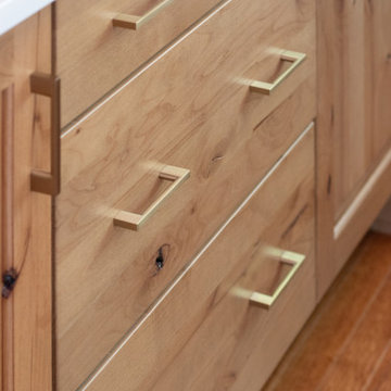 From Showroom Inspiration to Timeless Comfort: A Warm & Welcoming Kitchen Makeov