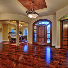 ENTRANCE / DINING / COLUMNS