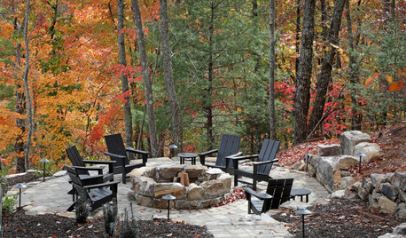 10 Tasks to Tackle in Your Late-Fall Garden