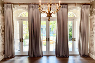 Inspiration for a timeless living room remodel in Los Angeles
