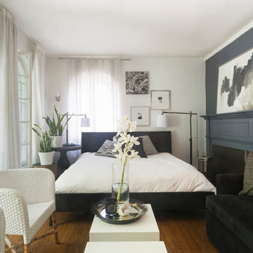 My Houzz: Glam Black-and-White Style in a 550-Square-Foot Studio
