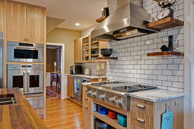Inspiration for a contemporary kitchen remodel in Richmond