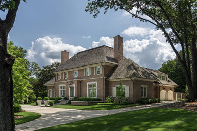 Elegant exterior home photo in Nashville