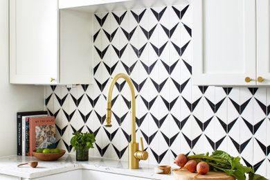 Example of a transitional kitchen design in DC Metro