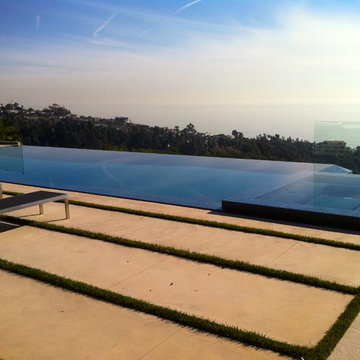 Pacific Palisades Infinity Pool