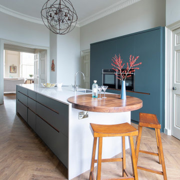 Modern Hand-Painted Kitchen in Edinburgh Townhouse