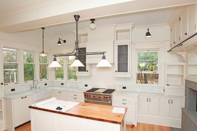 Elegant kitchen photo in Seattle