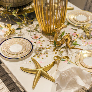 "All That Glitters" Holiday Tablescape from Robb & Stucky Designers