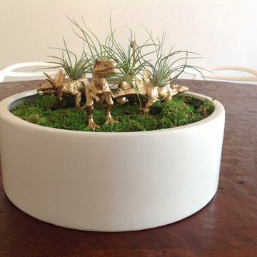 Gold dinosaurs + air plants centerpiece