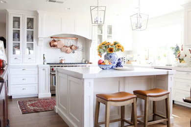 Example of a country kitchen design in San Diego