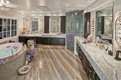 Example of a transitional bathroom design in Los Angeles