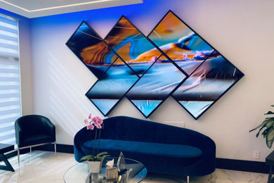 Entryway - contemporary entryway idea in Orange County