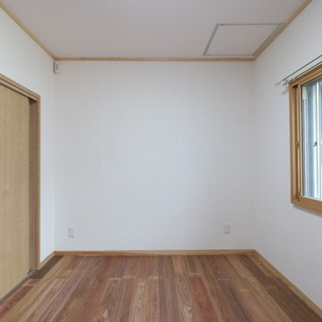 100年杉のフローリングを採用した寝室のリフォームです。