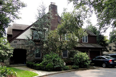 Elegant exterior home photo in New York