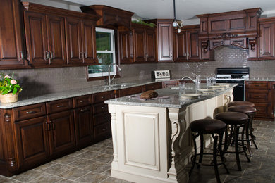 Example of a mid-sized classic kitchen design in Columbus