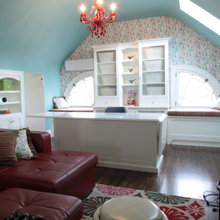 craft room/guest room in attic