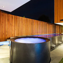 Pools/Jacuzzi