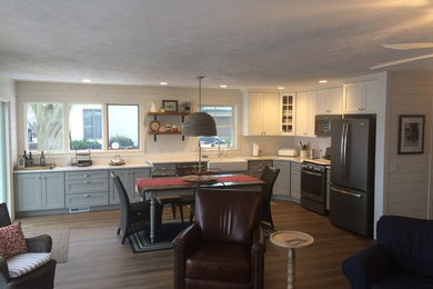Arts and crafts kitchen photo in Grand Rapids