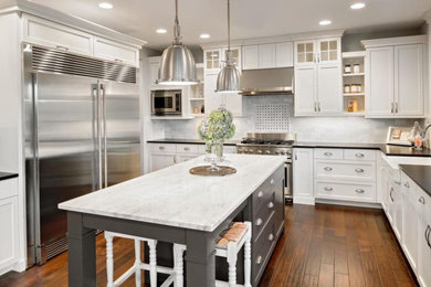 Inspiration for a country kitchen remodel in Houston