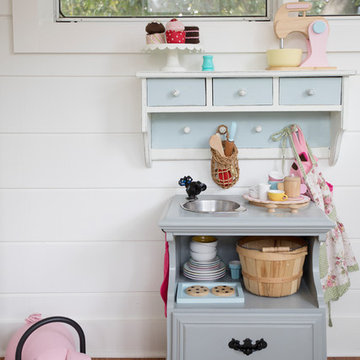Wash, Rinse and Play in This Multipurpose Laundry Room