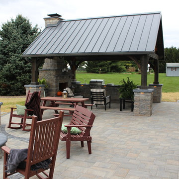 New Holland Outdoor Living Area & Kitchen