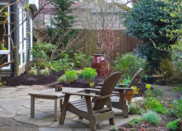 Современный Сад by Simply Garden Design LLC