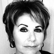 Jennifer Humbert's photo