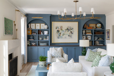 Elegant living room photo in Nashville