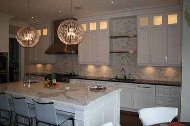 Example of a trendy kitchen design in Toronto