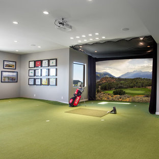 ソルトレイクシティの中サイズのコンテンポラリースタイルのおしゃれな多目的ジム (グレーの壁、緑の床) の写真