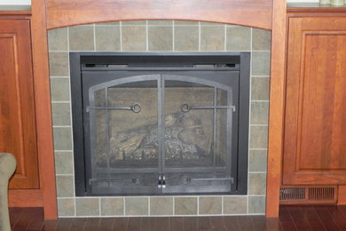 Family room - traditional family room idea in Sacramento