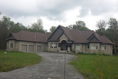 Traditional exterior home idea in Ottawa