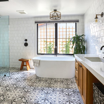 Mod Coastal Primary Bath